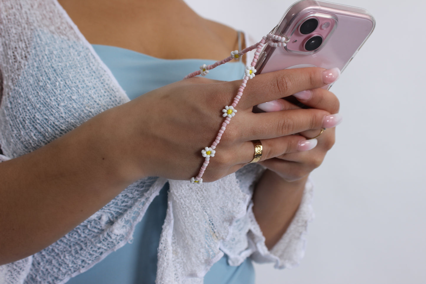 "daisies" phone charm