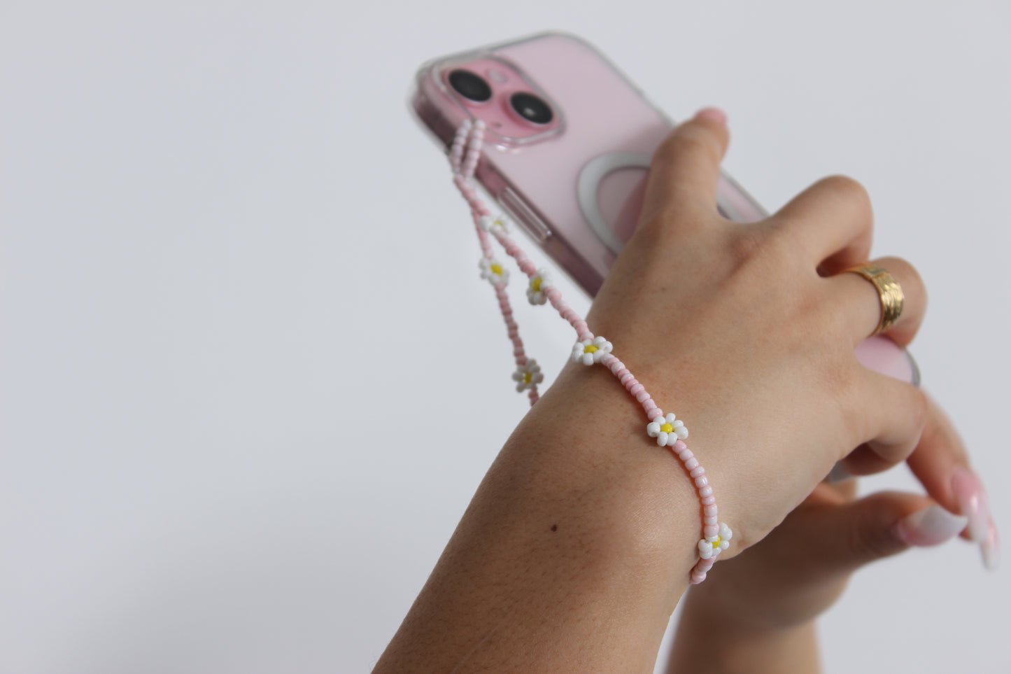 "daisies" phone charm